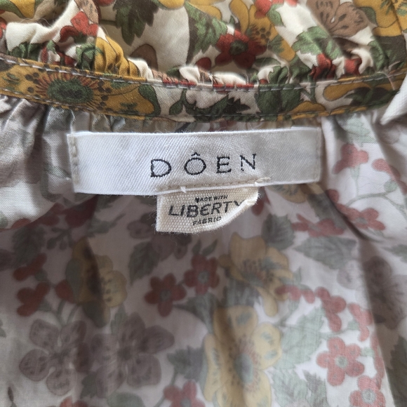 Floral Ruffle Blouse - Picture 4 of 4